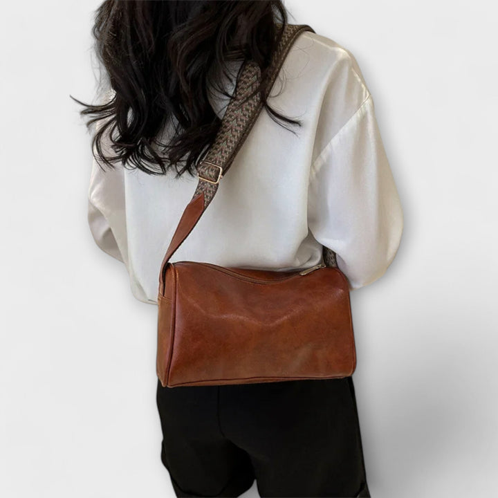 Pamela – Vintage Crossbody Bag