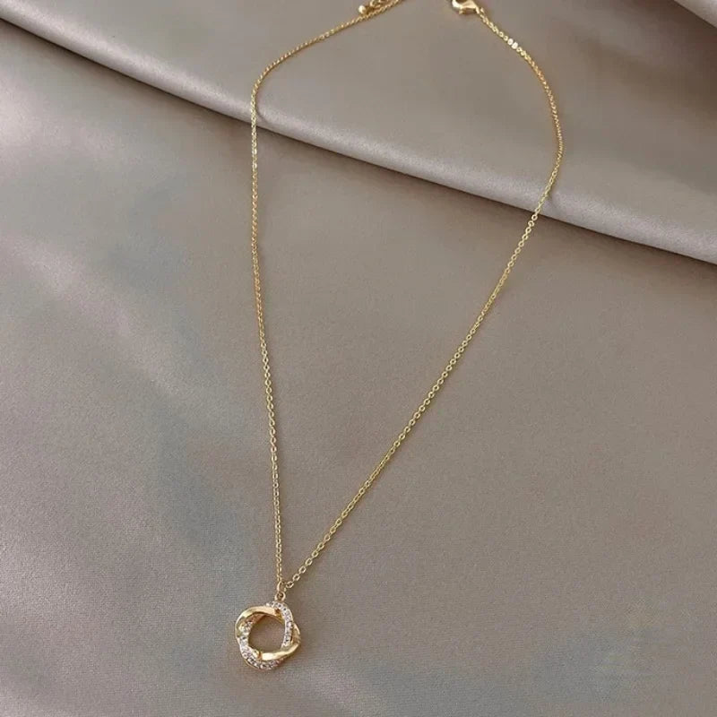 Clarisse – Classic Cross and Crown Necklace