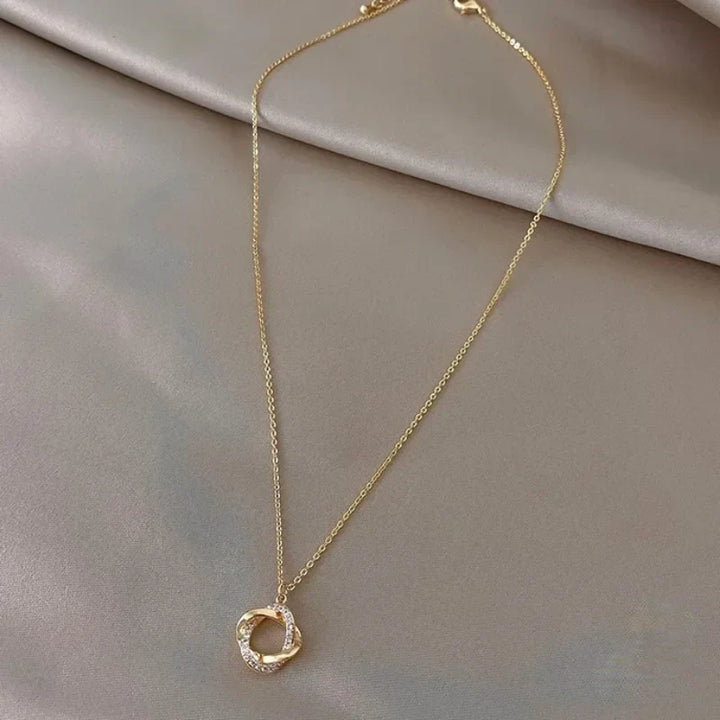 Clarisse – Classic Cross and Crown Necklace