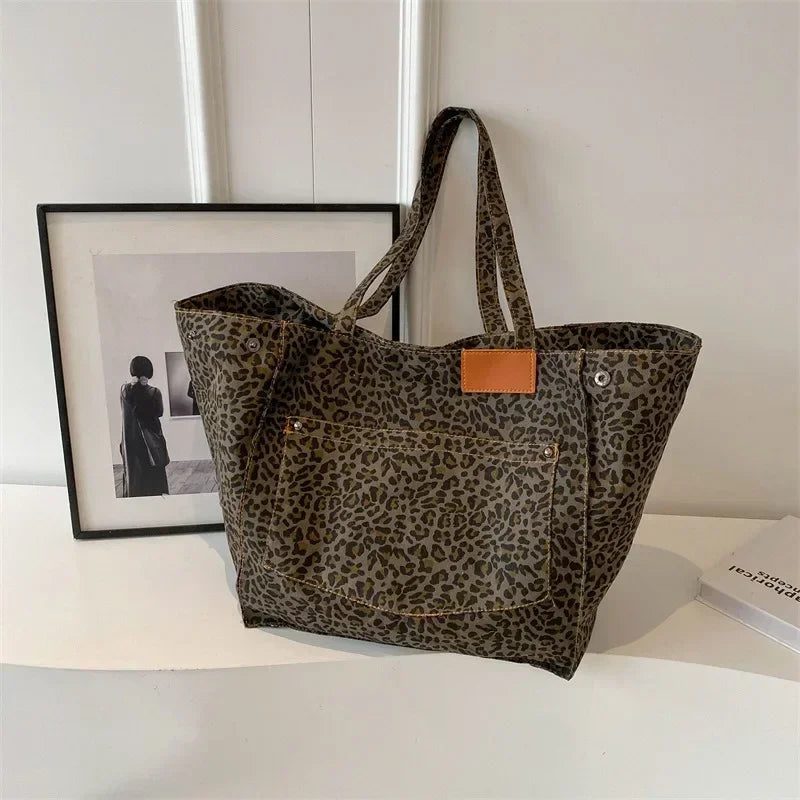 Betty – Effortless Chic Leopard Tote Bag
