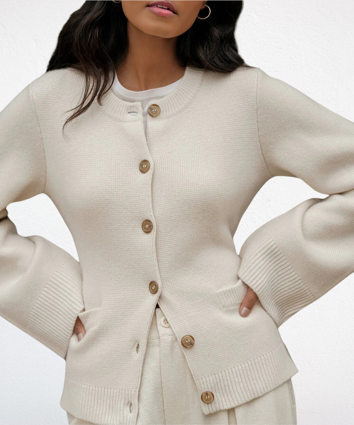 Clara – Classic Cardigan