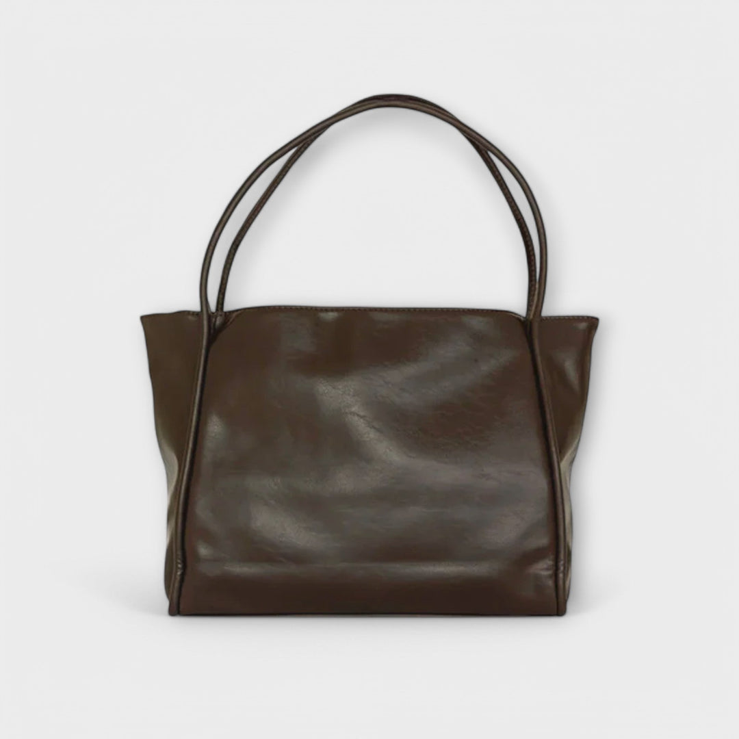 Hilda – Classic Blair Style