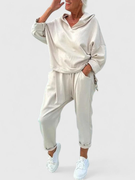Trudy – Comfortable Hooded Sweatshirt Set
