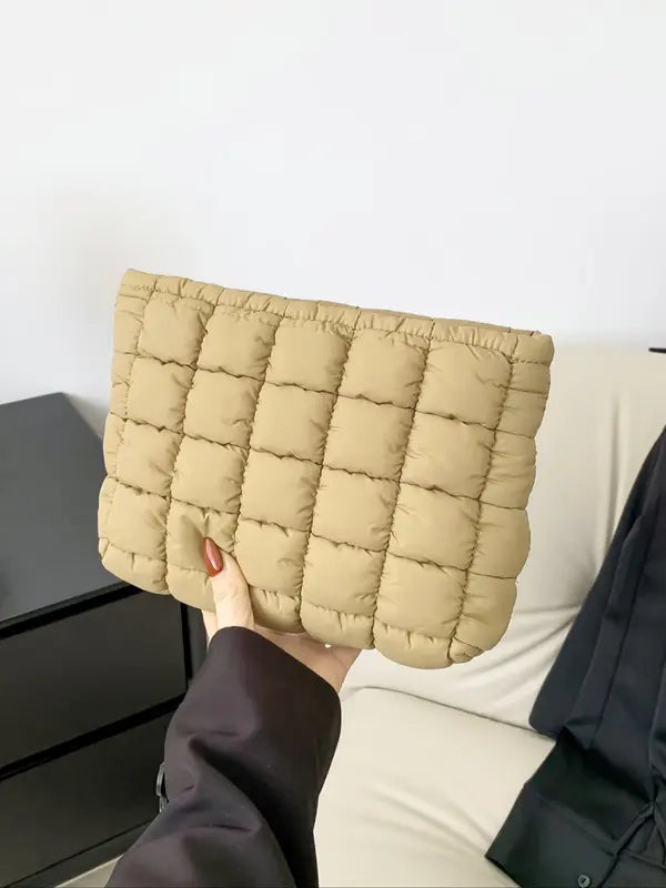 Emily – Large Capacity Quilted Zipper Travel Storage Bag