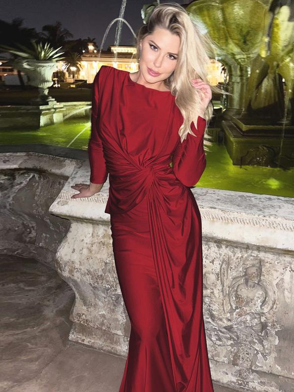 Anna – Elegant Ruched Padded Shoulder Bodycon Dress