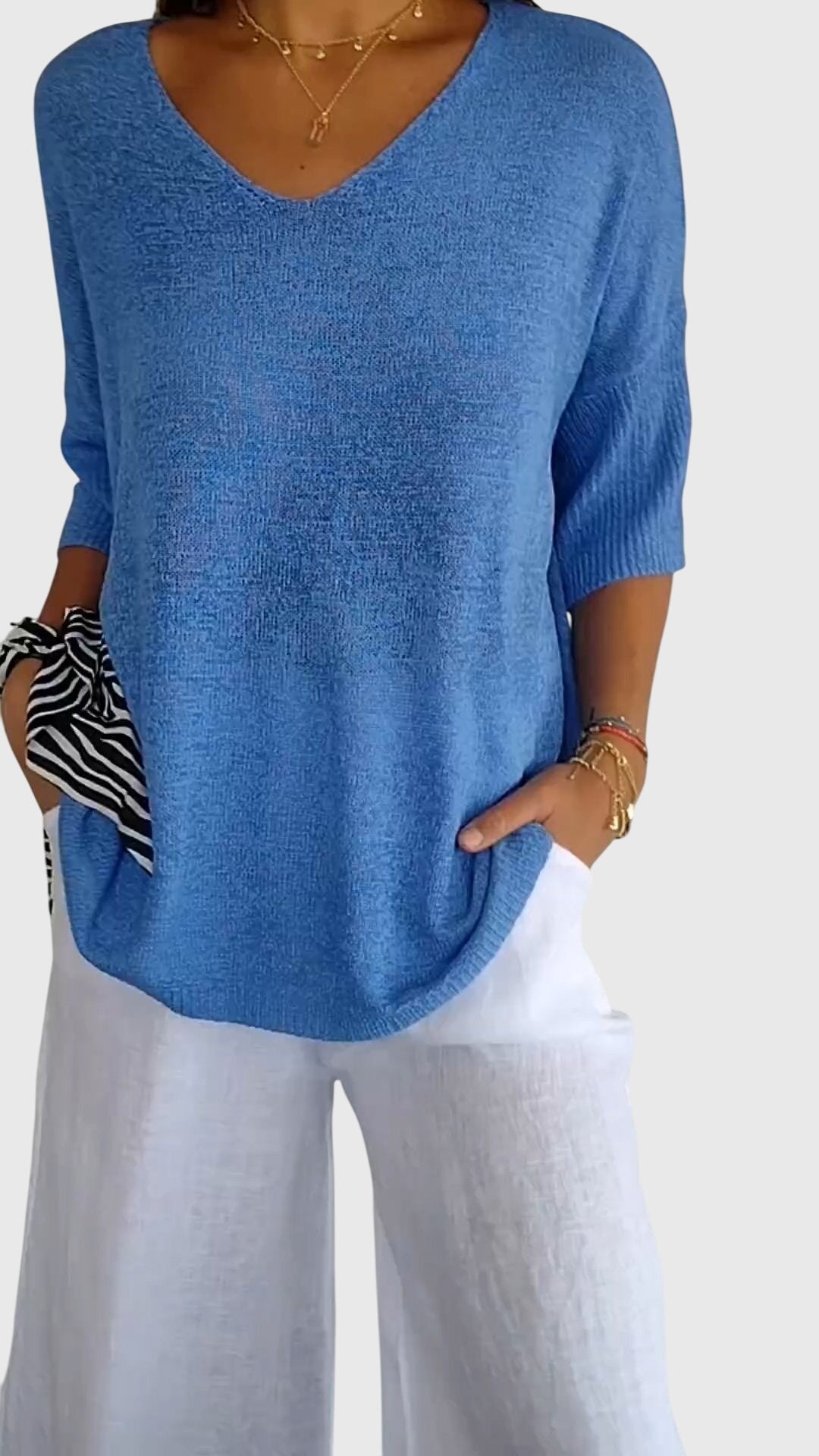 Cecilia – Elegant V-Neck Top