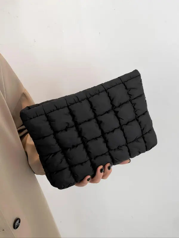 Emily – Large Capacity Quilted Zipper Travel Storage Bag