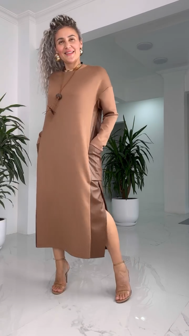 Marilyn – Classic Minimalist Midi Dress