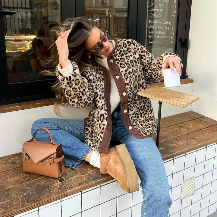 Lydia – Chic Leopard Cardigan