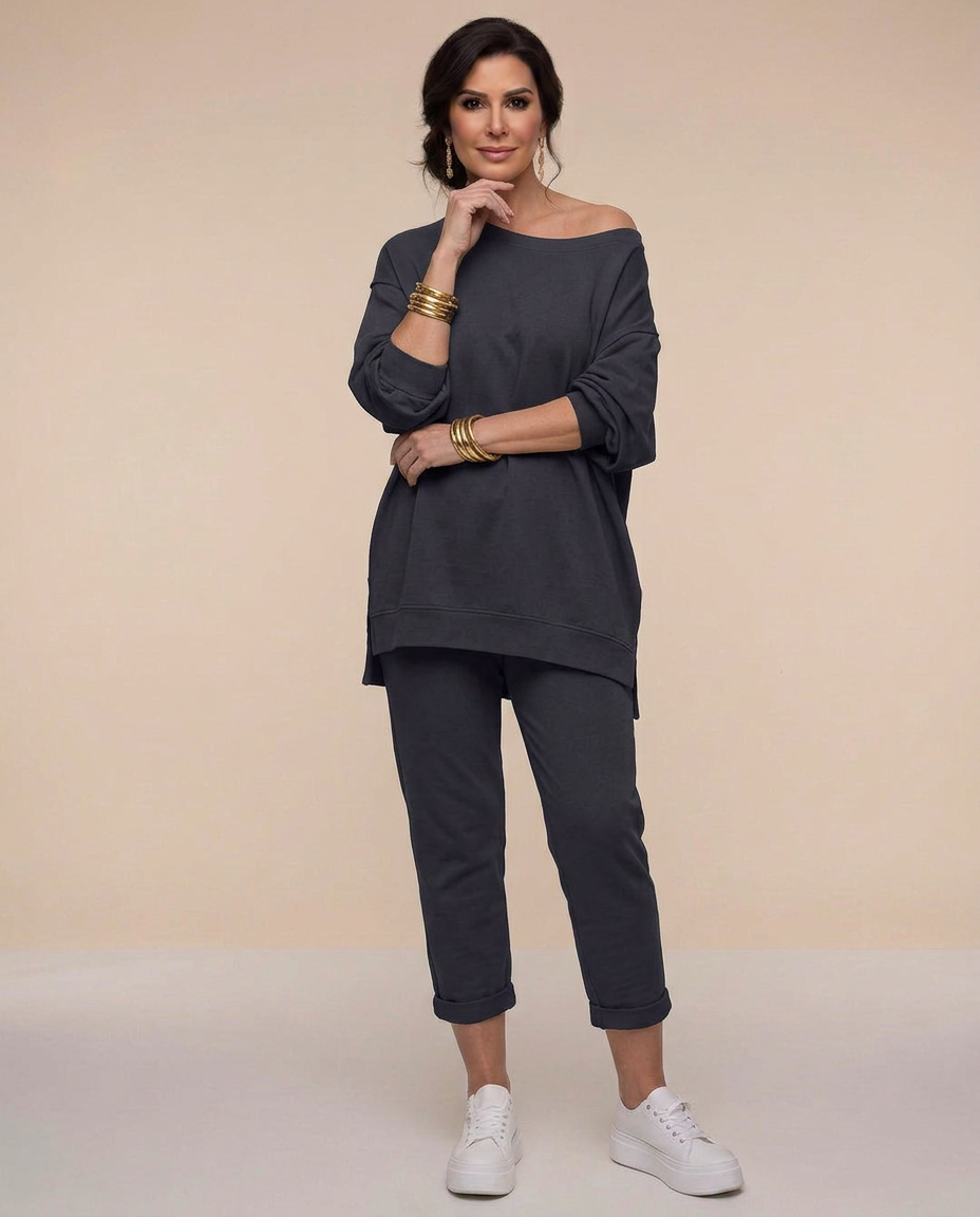 Sofia – Oversized Sweatshirt and Jogger Set