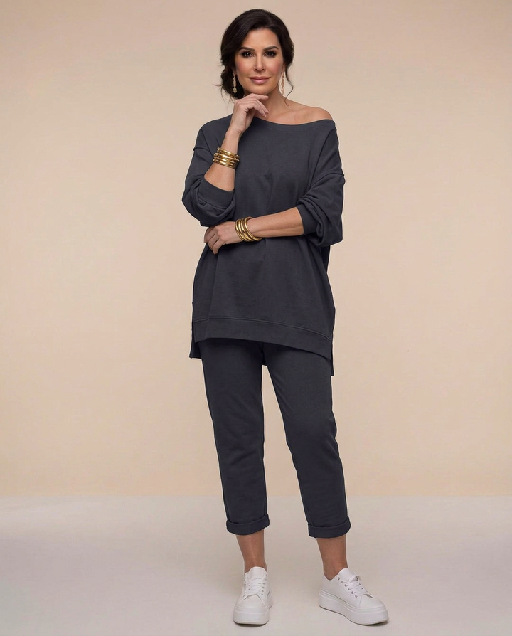 Sofia – Oversized Sweatshirt and Jogger Set