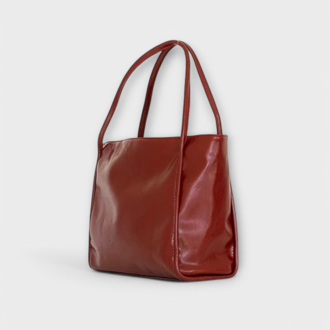 Hilda – Classic Blair Style
