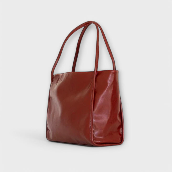 Hilda – Classic Blair Style