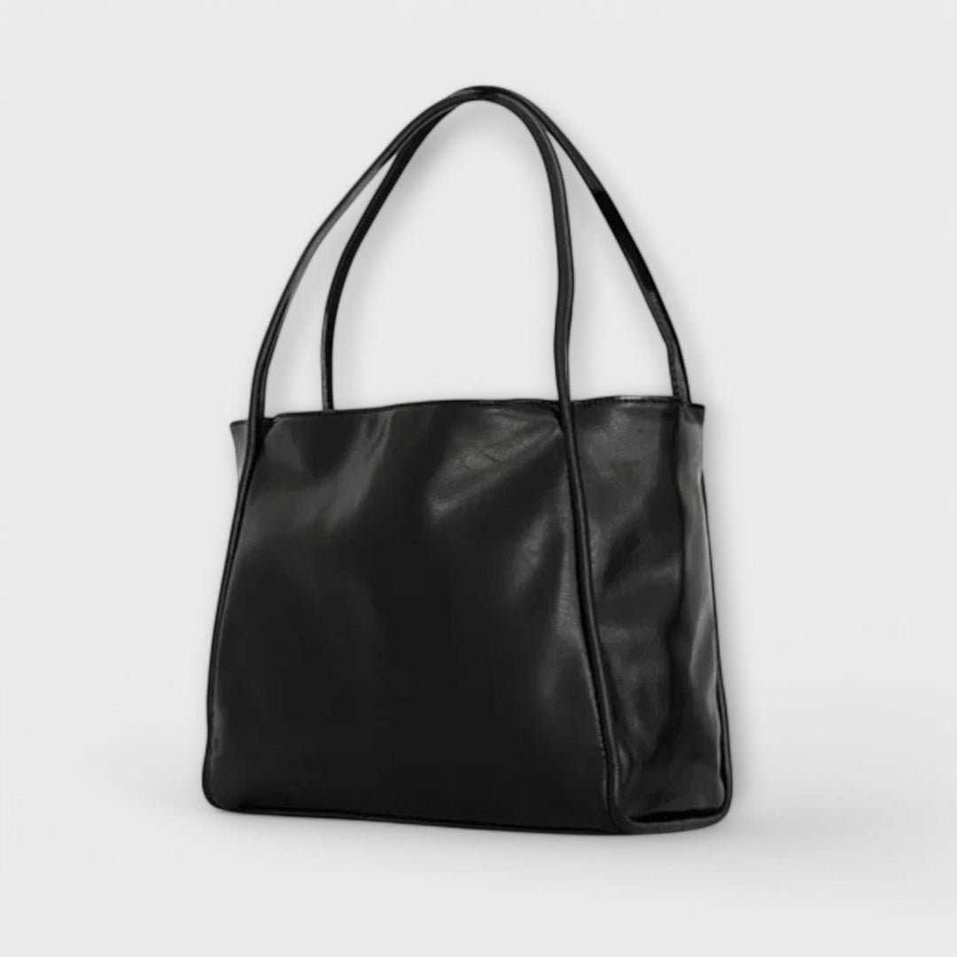 Hilda – Classic Blair Style